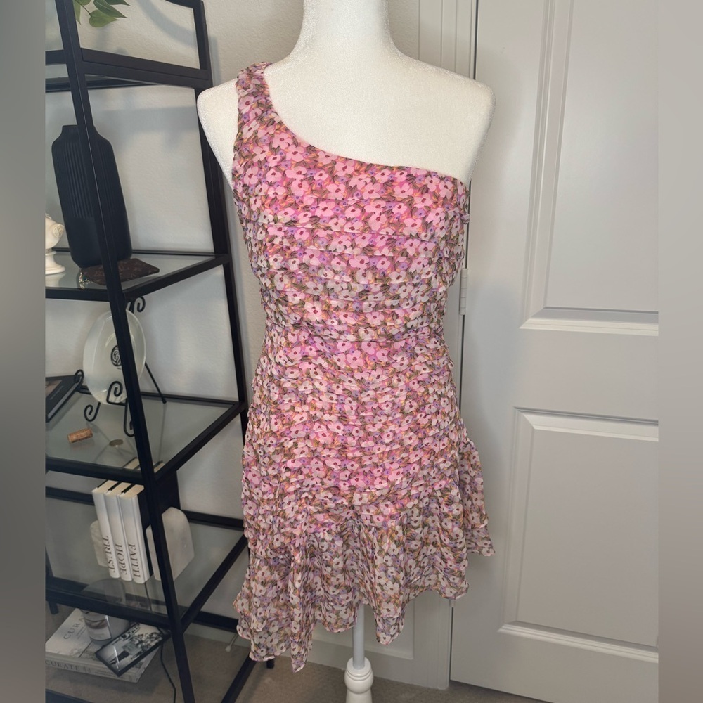 NWT ASTR THE LABEL SHUTTER PLEAT MINI WEDDING GUEST FLORAL PINK DRESS SIZE M - Picture 3 of 8
